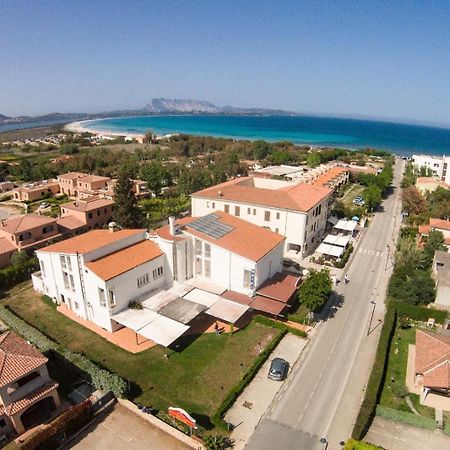 Hotel Al Faro Spiaggia La Cinta Santeodoro Сан-Теодоро Экстерьер фото