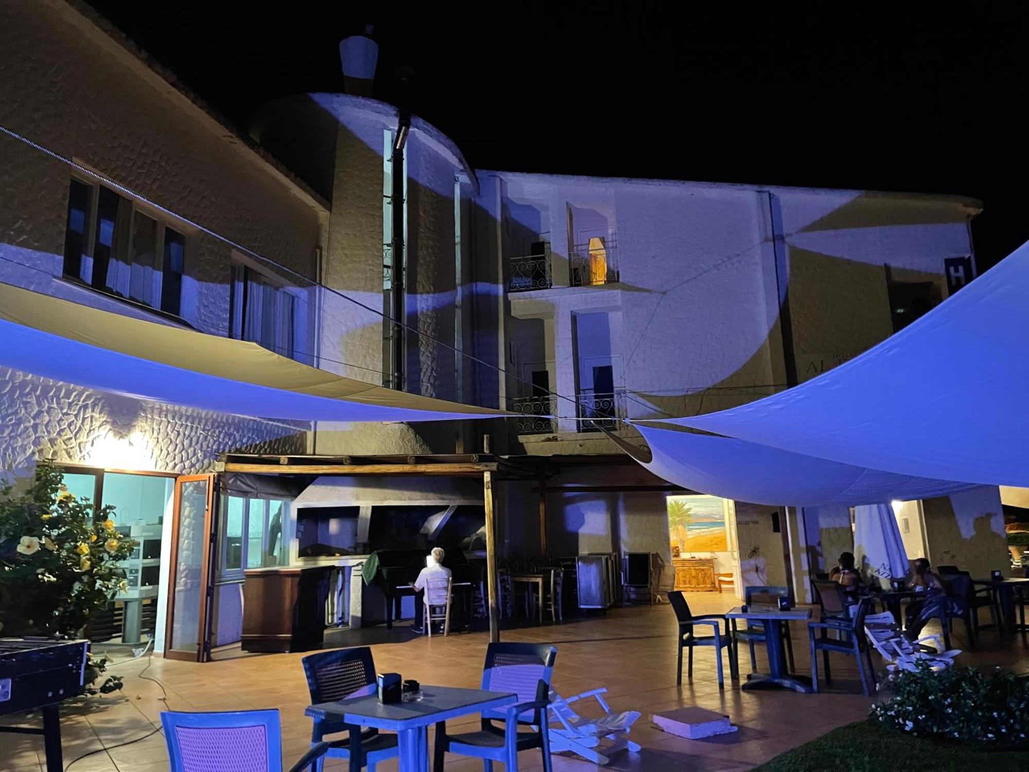 Hotel Al Faro Spiaggia La Cinta Santeodoro Сан-Теодоро Экстерьер фото