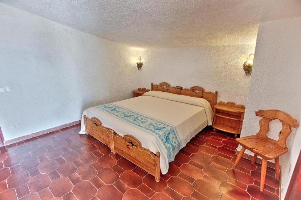 Hotel Al Faro Spiaggia La Cinta Santeodoro Сан-Теодоро Экстерьер фото